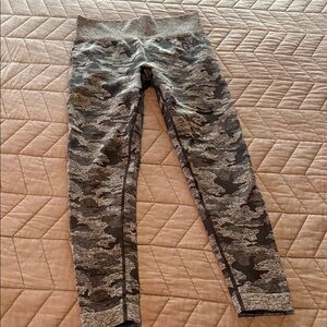 NWOT Gymshark Camo Leggings - Gray